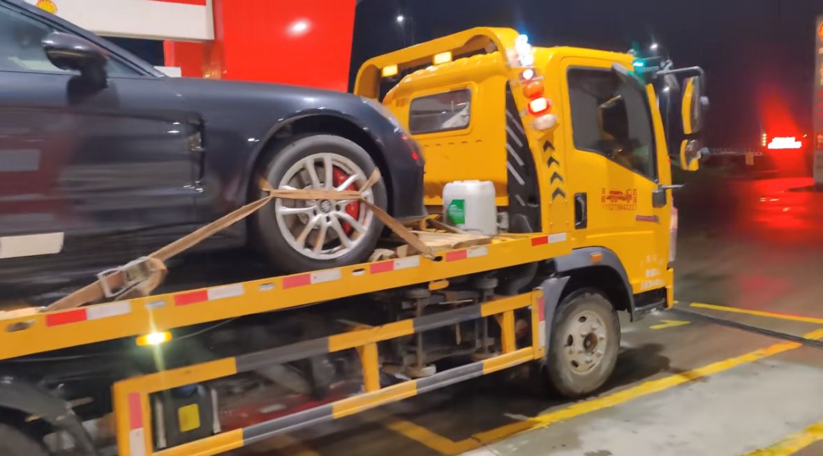 伊犁行车途中遇到突发状况该如何呼叫道路救援？